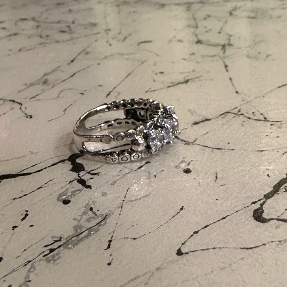 Silver ring - Picture 3 of 4